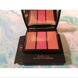 🛑SOLD🛑 Anastasia Beverly Hills blush trio